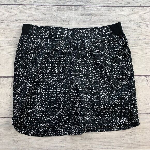 Cypress Club Skort L Shorts Under Skirt Activewear Black Patterned Length 17" - Picture 1 of 10